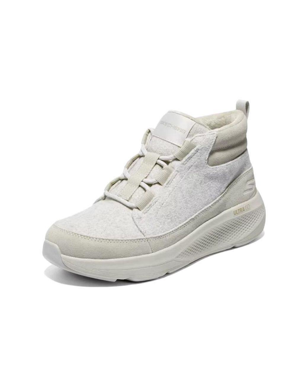 Women's White (Wmns) Bobs Sparrow 2.0 Shoes